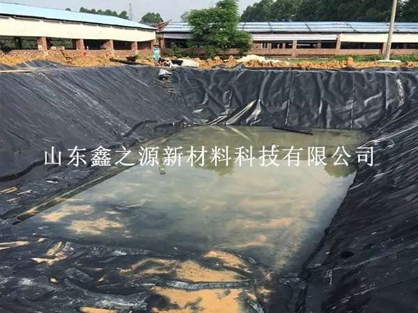 做好沼氣池黑膜的剪接工作，既節(jié)約又高效